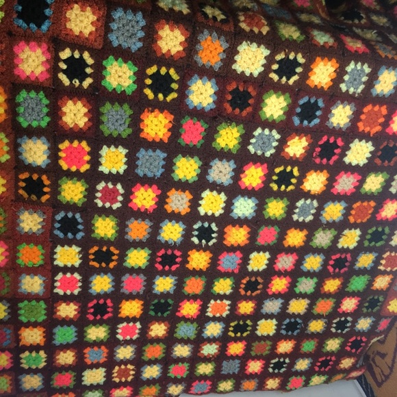 Vintage medium Afghan granny square throw blanket - Picture 4 of 9